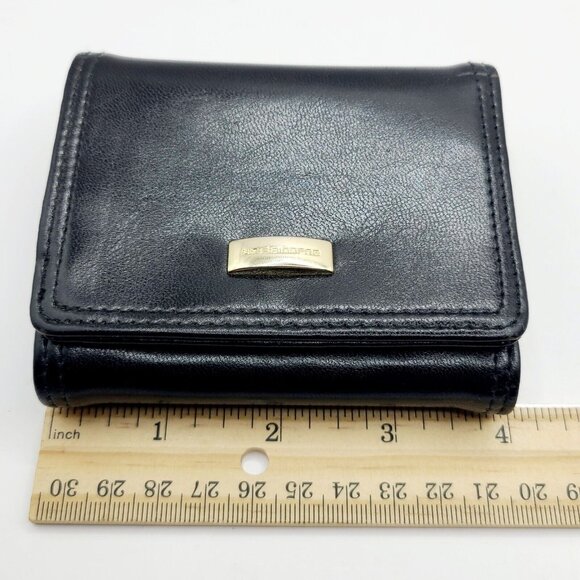 Liz Claiborne Wallet Black Women's Small Fold Out Faux Leather Kiss Lock - Picture 9 of 10